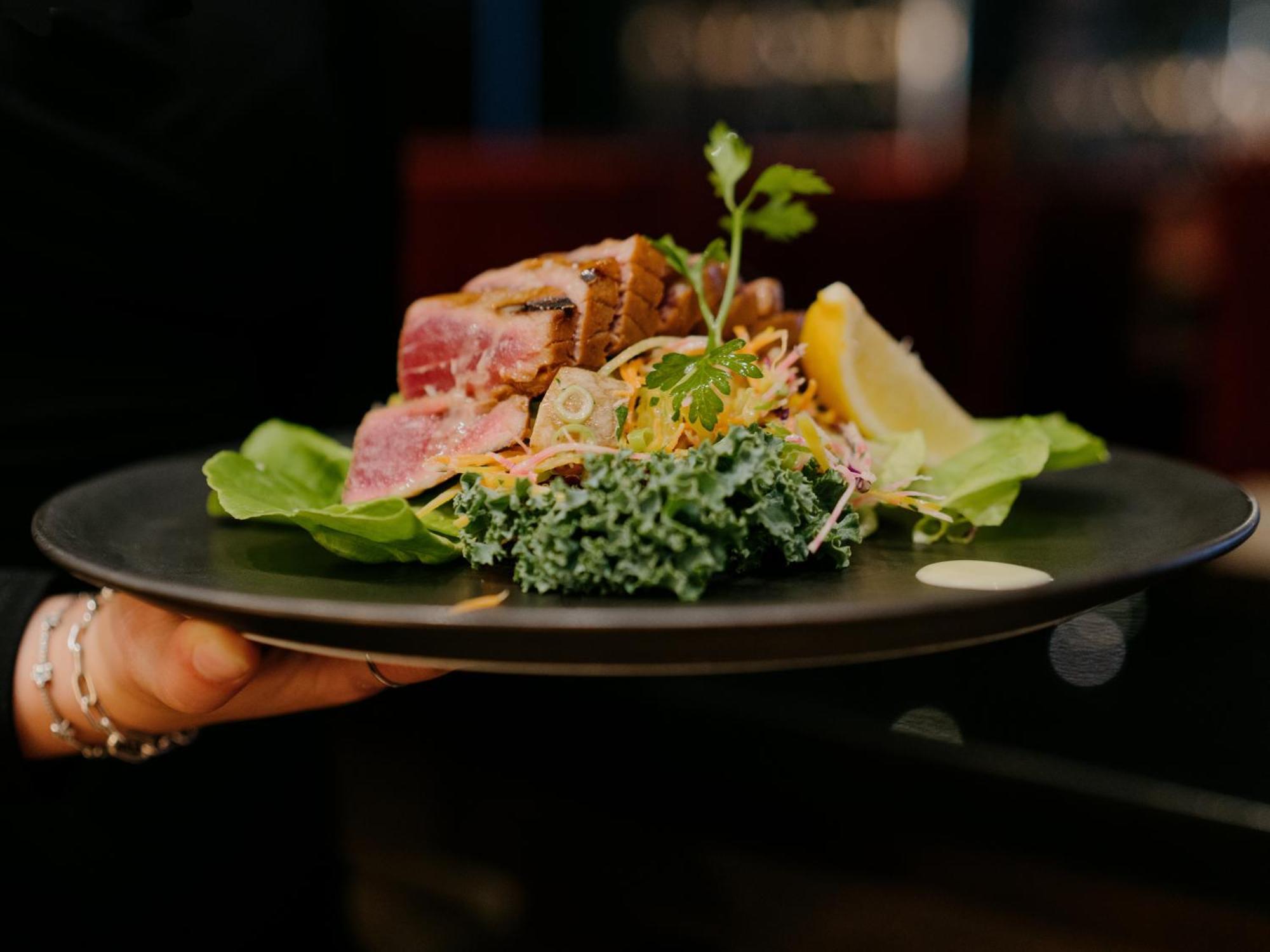 Otl Gouverneur Sherbrooke Exterior foto A salad